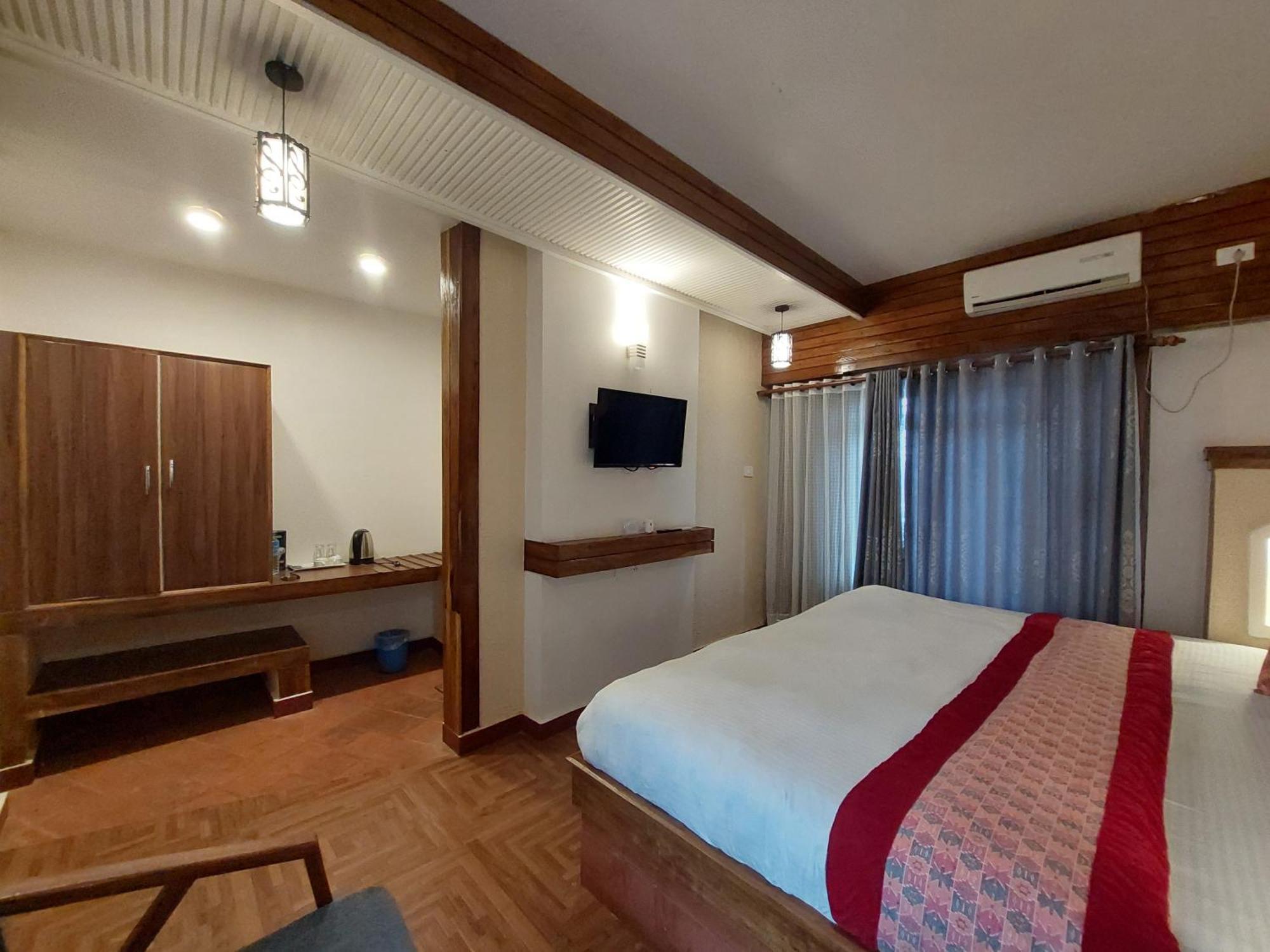 Royal Tiger Luxury Resort 4 Star 사우라하 외부 사진
